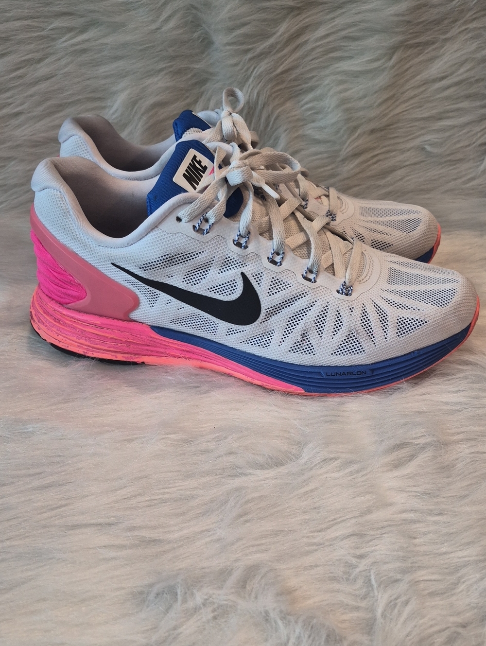 Nike Women's White Running Sneakers with Pink & Blue Accents Sz 8.5
